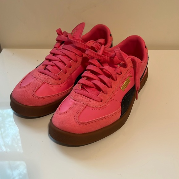 Pink Puma Soft Foam Sneakers - Picture 1 of 5